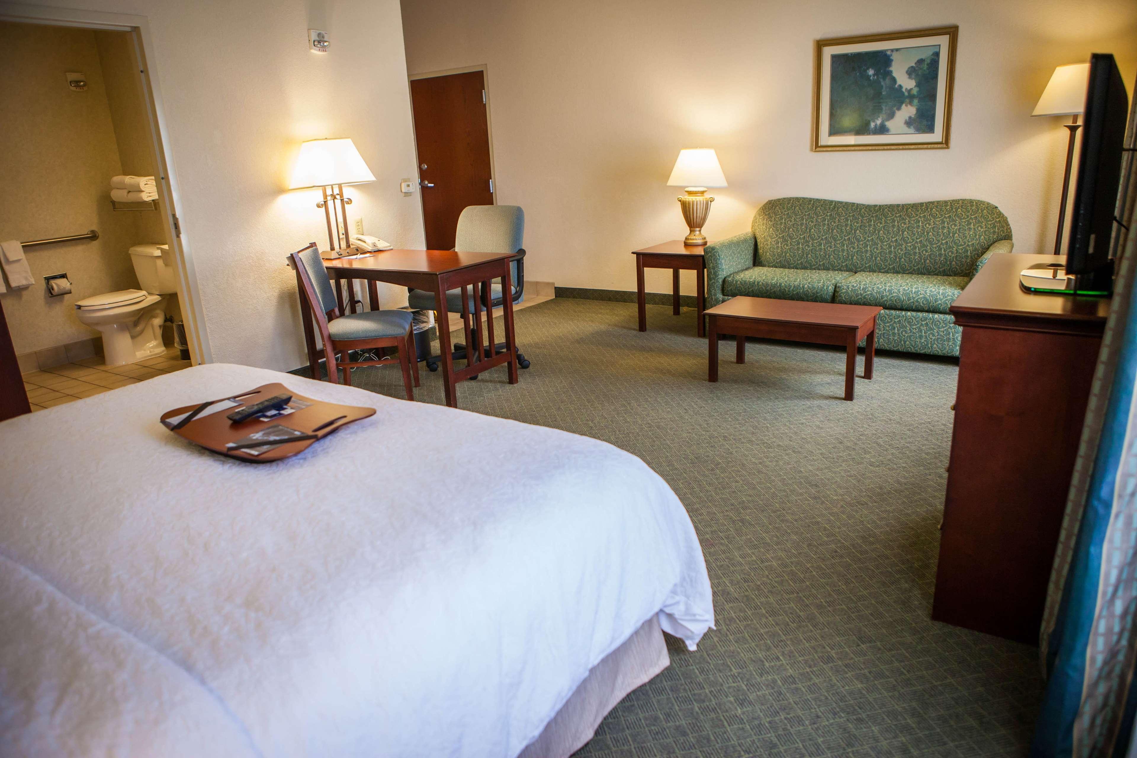 Hampton Inn & Suites, Springfield Sw Екстериор снимка