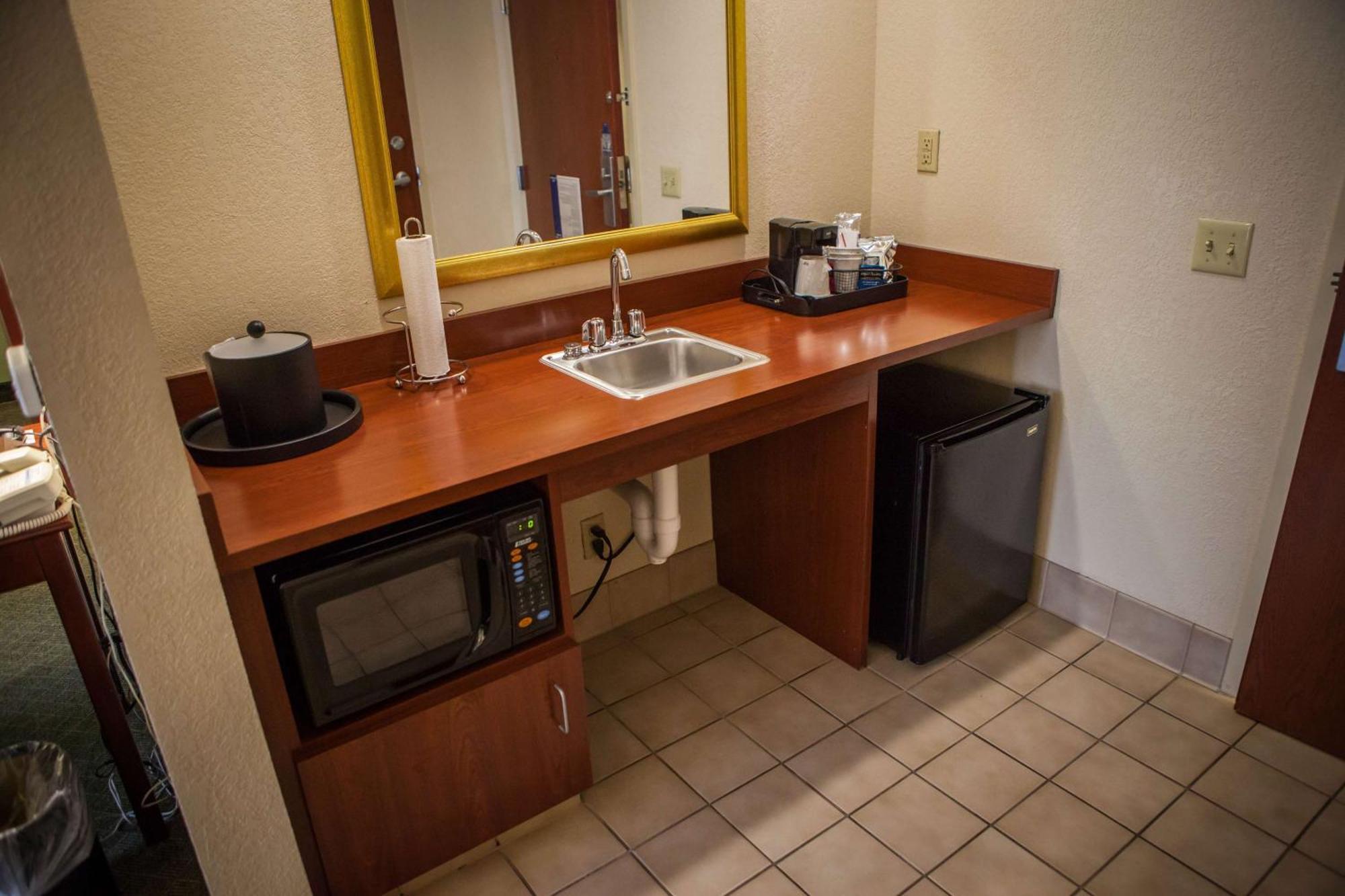 Hampton Inn & Suites, Springfield Sw Екстериор снимка