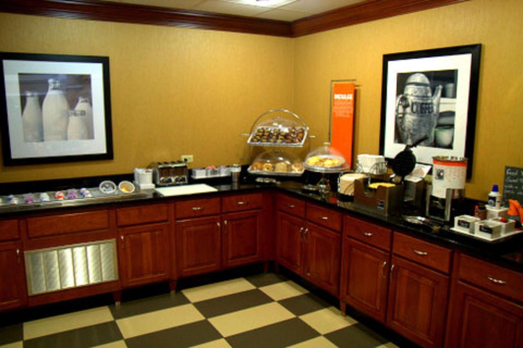 Hampton Inn & Suites, Springfield Sw Екстериор снимка